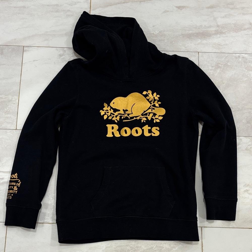 Roots Kids Black Pullover Hoodie with Gold Emblem